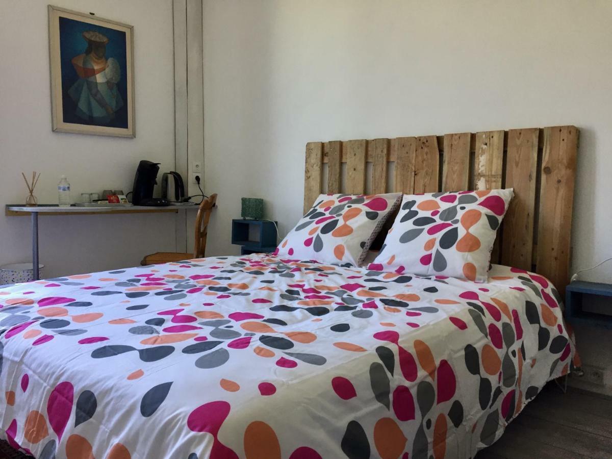 Aux Berges Du Coubisou Bed & Breakfast Luaran gambar