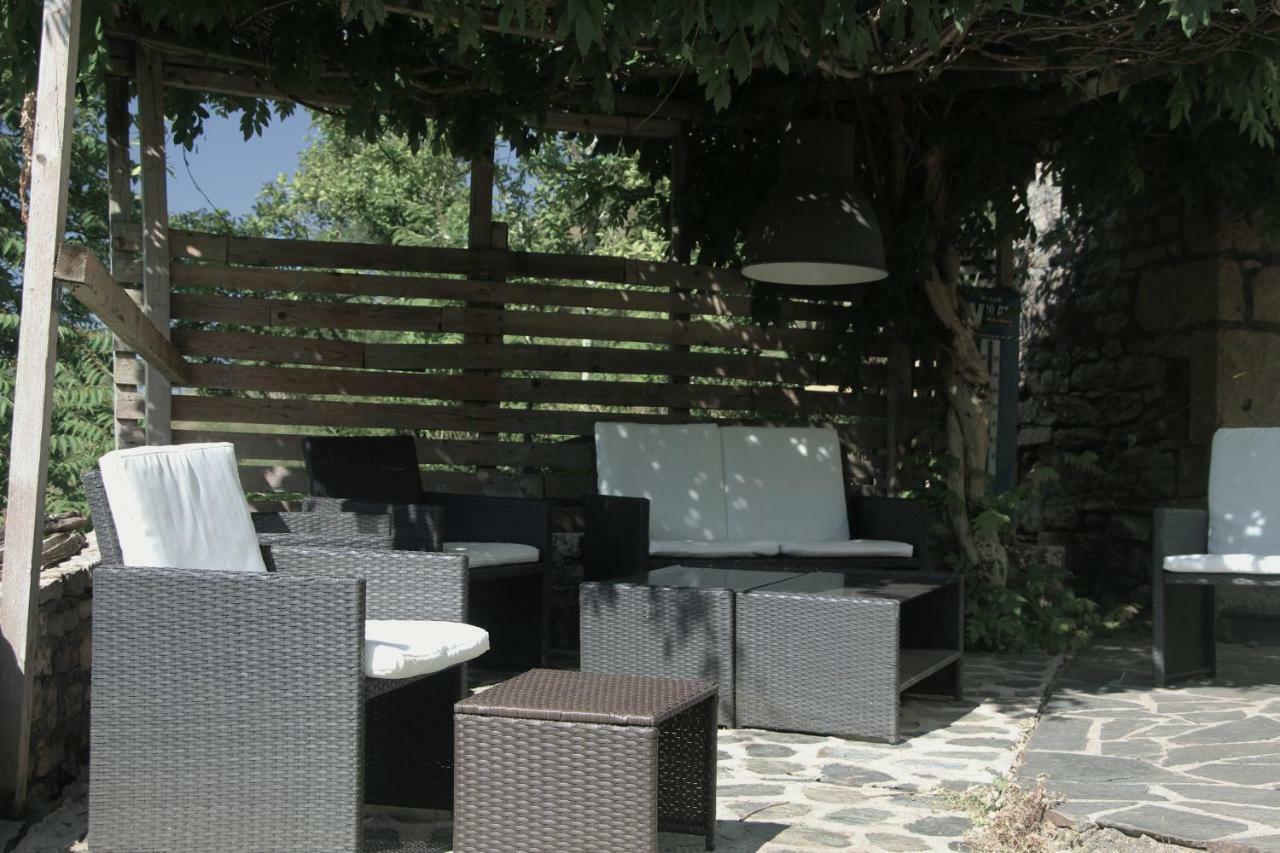 Aux Berges Du Coubisou Bed & Breakfast Luaran gambar